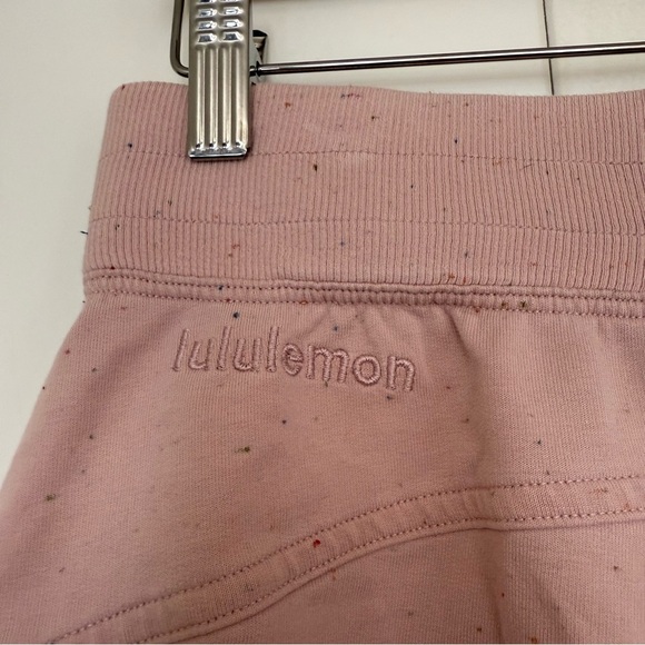 Lululemon LA Sweat Short Mink Berry Speckled Pink - Picture 4 of 6
